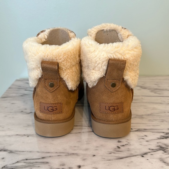 UGG Women’s Romely Heritage Lace Boots In Chestnut 8.5 - Picture 5 of 14